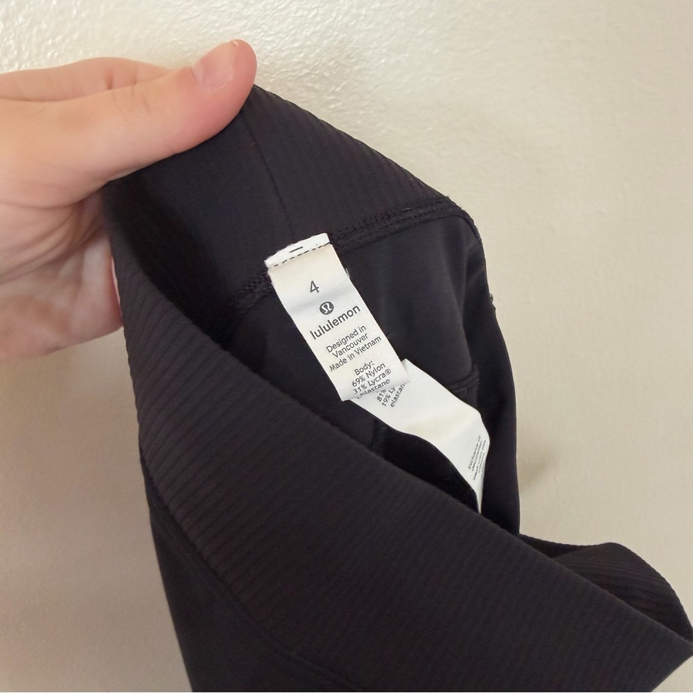 LULULEMON Ribbed High Rise Legging with Ribbed Panel in Black - Picture 5 of 5